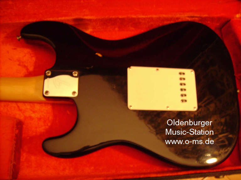 Fender Stratocaster_1968_black_body back.jpg